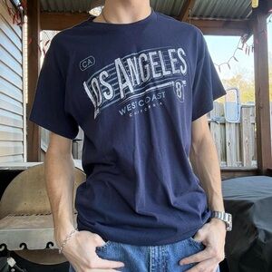 Super cool vintage y2k 2000s blue Los Angeles West Coast California men’s tee!